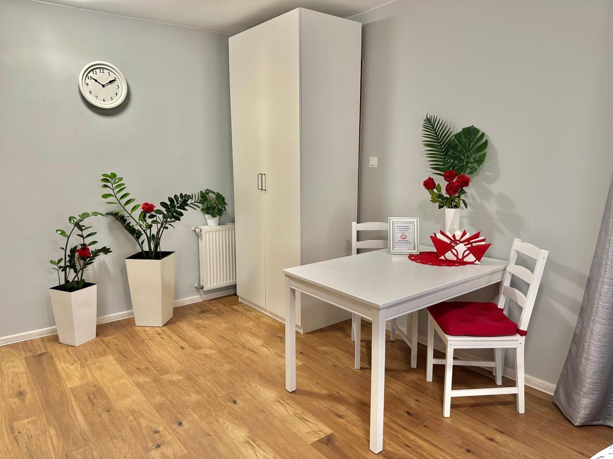 Grey House Hostel Вроцлав Екстериор снимка