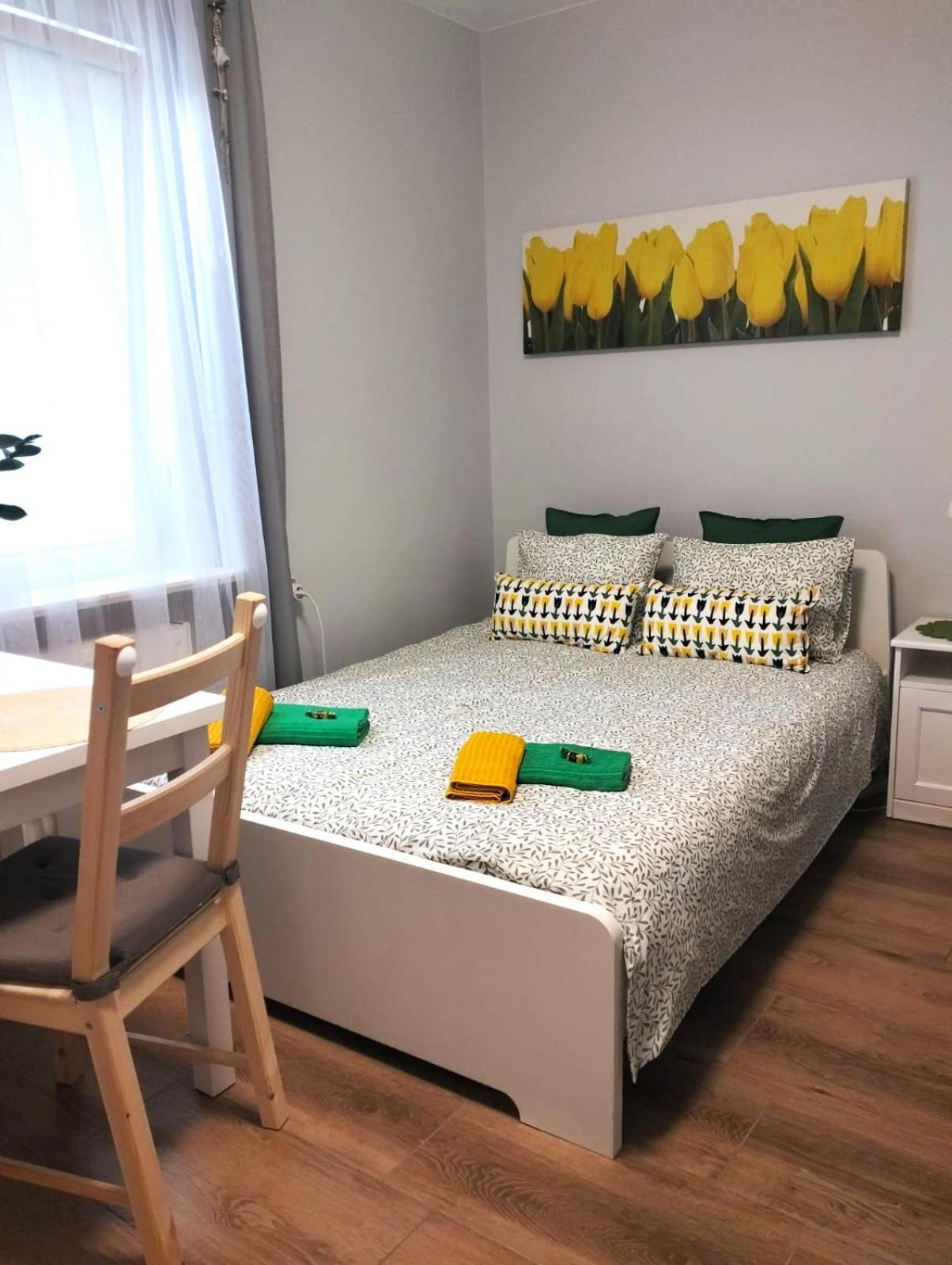 Grey House Hostel Вроцлав Екстериор снимка