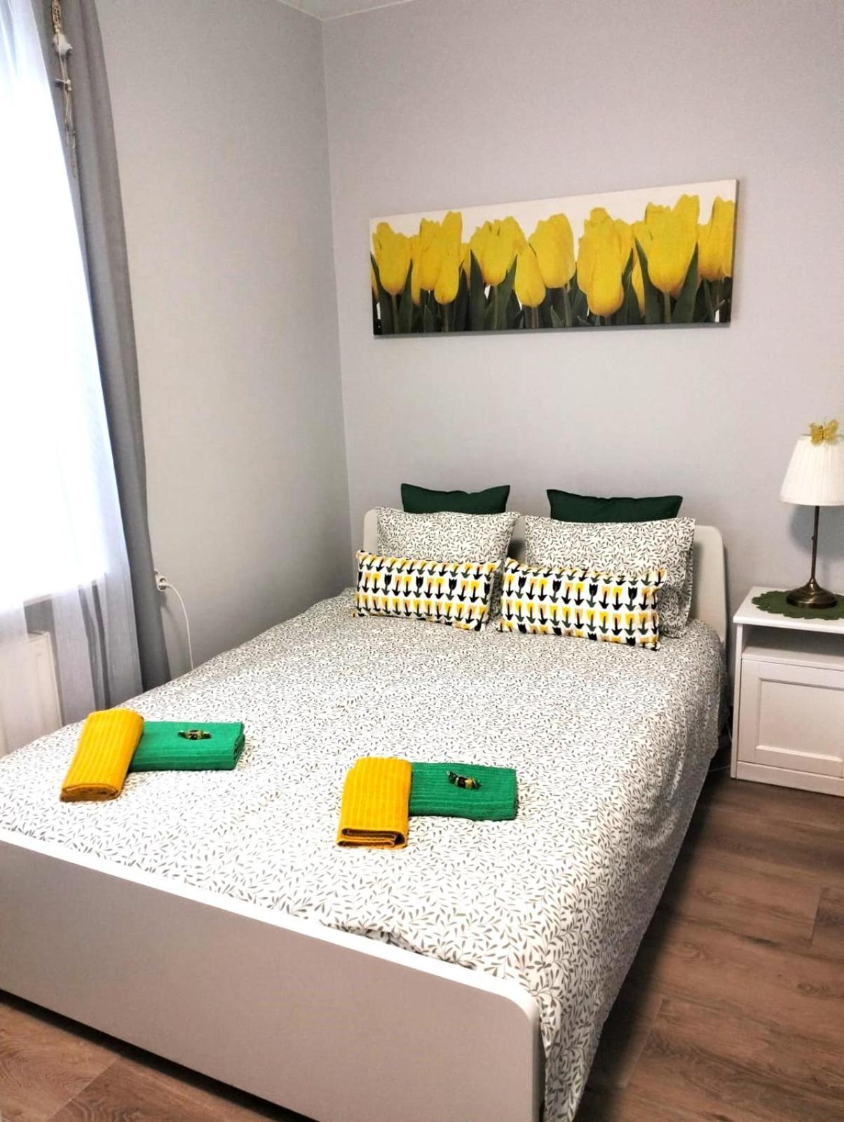 Grey House Hostel Вроцлав Екстериор снимка