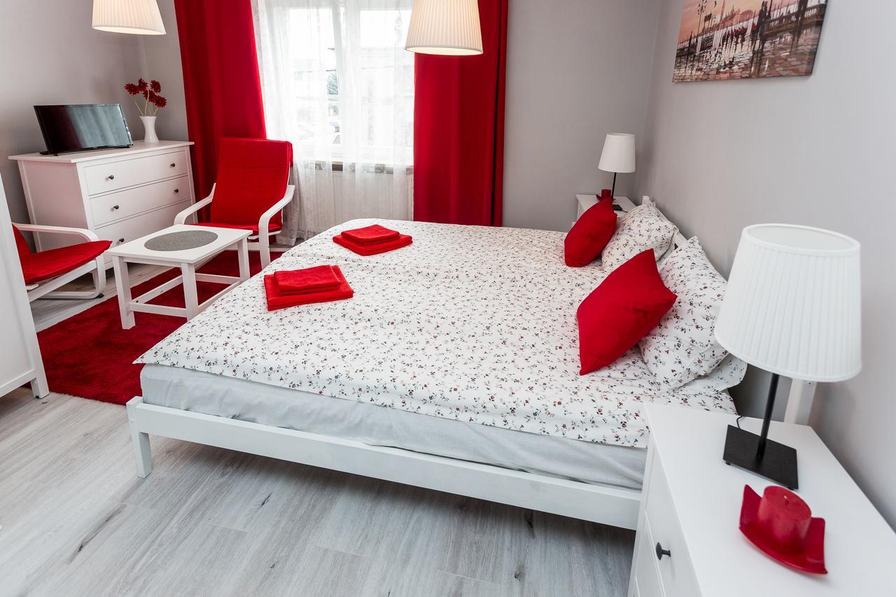 Grey House Hostel Вроцлав Екстериор снимка