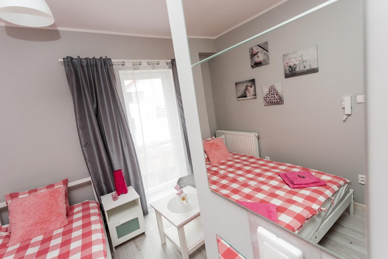 Grey House Hostel Вроцлав Екстериор снимка