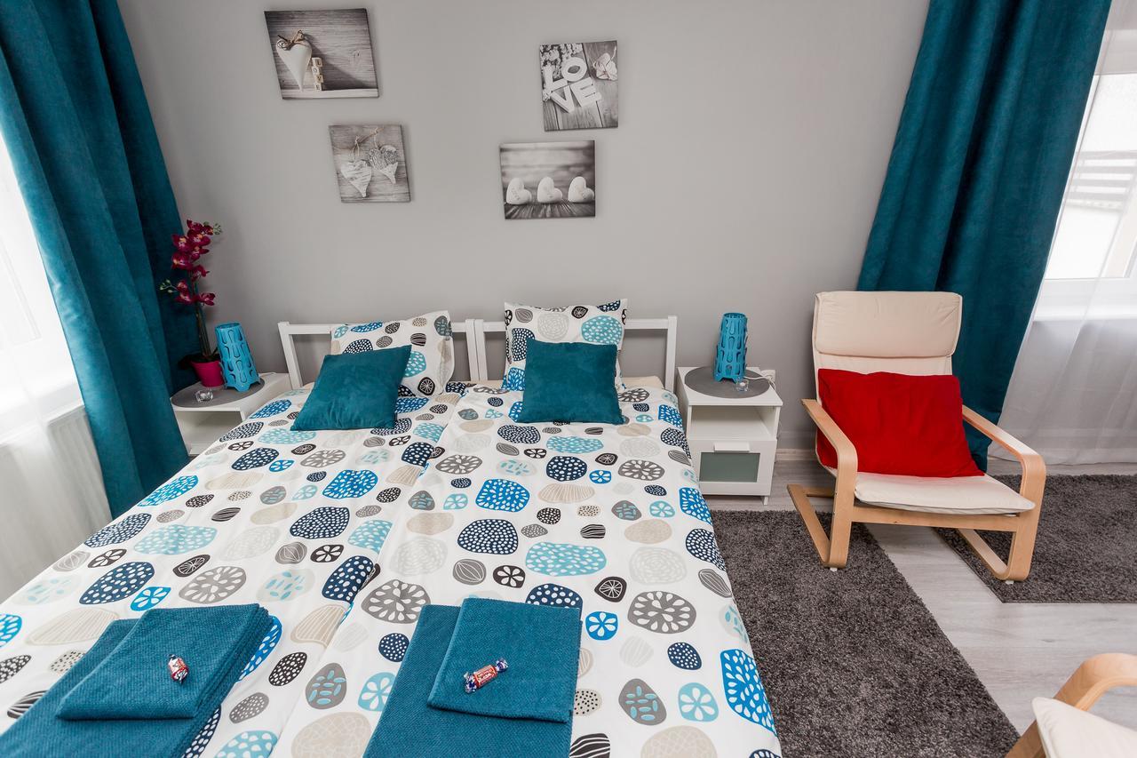 Grey House Hostel Вроцлав Екстериор снимка