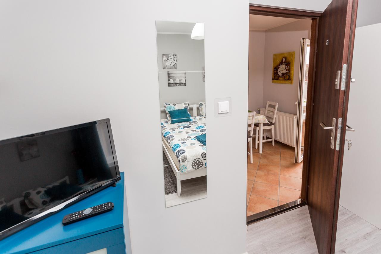 Grey House Hostel Вроцлав Екстериор снимка