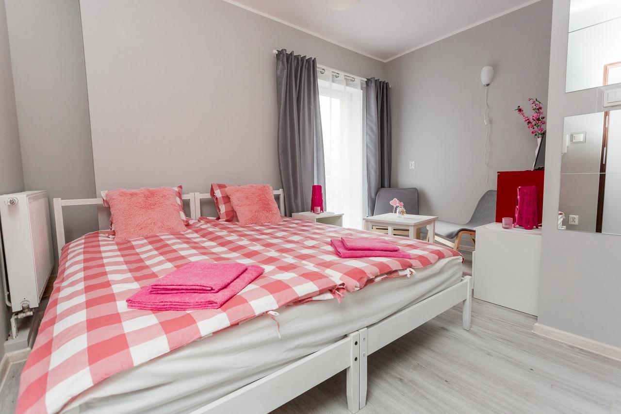 Grey House Hostel Вроцлав Екстериор снимка