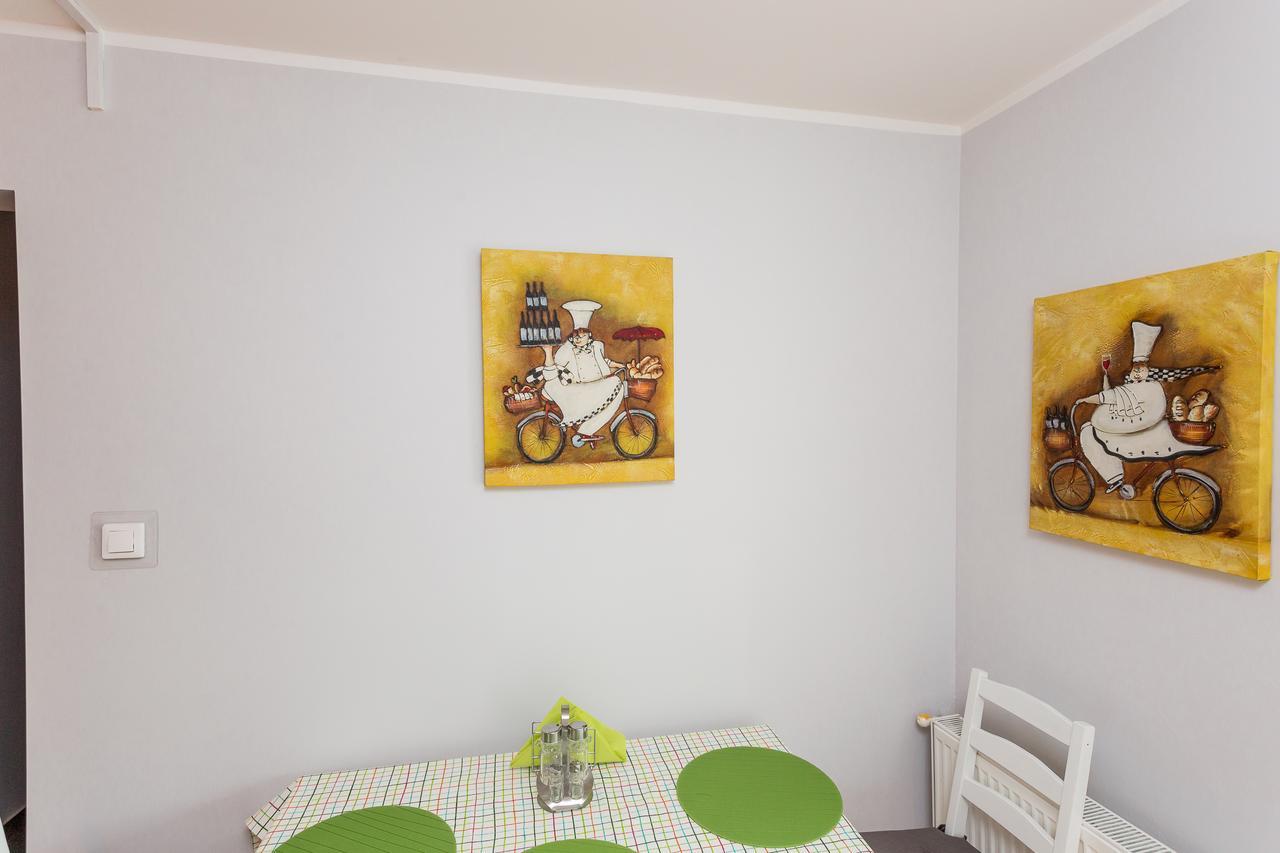 Grey House Hostel Вроцлав Екстериор снимка