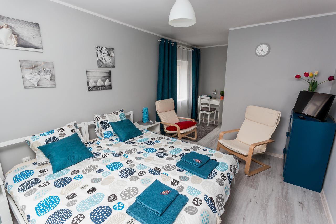 Grey House Hostel Вроцлав Екстериор снимка