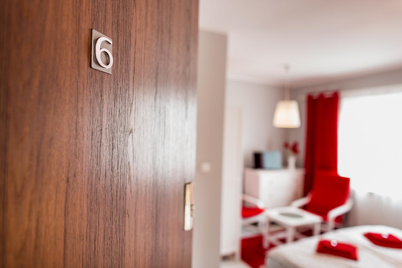 Grey House Hostel Вроцлав Екстериор снимка