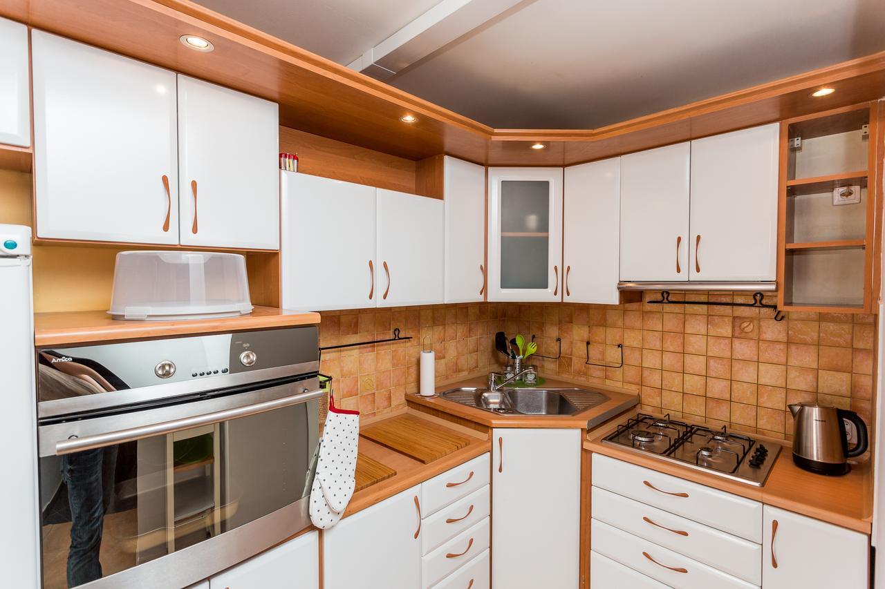 Grey House Hostel Вроцлав Екстериор снимка