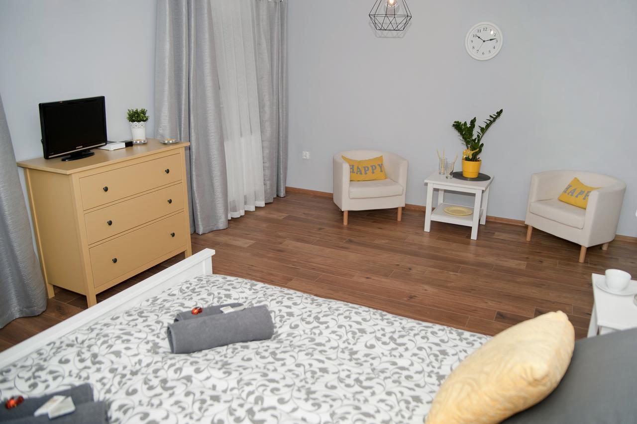 Grey House Hostel Вроцлав Екстериор снимка