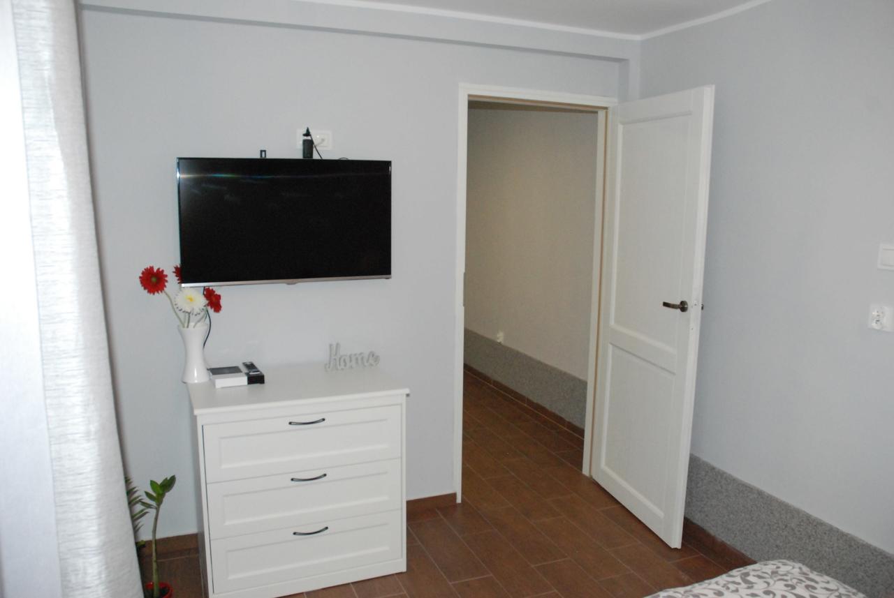 Grey House Hostel Вроцлав Екстериор снимка